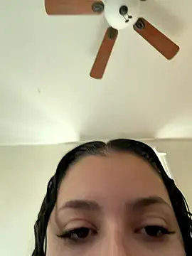 Snapshot of babykalirose chatting on 01/12/26, 06:35 babykalirose online show from 01/12/26, 06:35