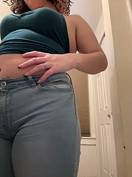 Snapshot of babykalirose chatting on 02/19/26, 02:29 babykalirose online show from 02/19/26, 02:29