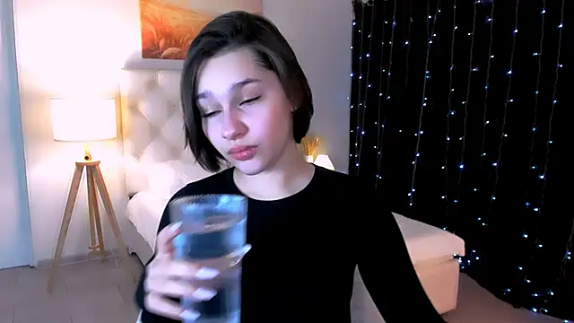 KimClarks  online show from 02/17/26, 04:02