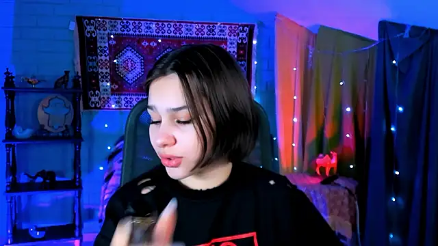 KimClarks  online show from 02/21/26, 03:02