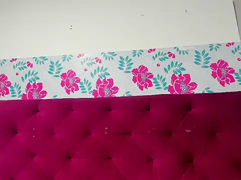 Snapshot of SandyThorner chatting on 11/19/25, 05:24 SandyThorner online show from 11/19/25, 05:24