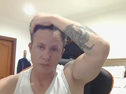 Snapshot of TroyDieselXXX chatting on 09/22/25, 04:09 TroyDieselXXX online show from 09/22/25, 04:09