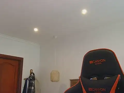 Snapshot of TroyDieselXXX chatting on 11/13/25, 06:34 TroyDieselXXX online show from 11/13/25, 06:34