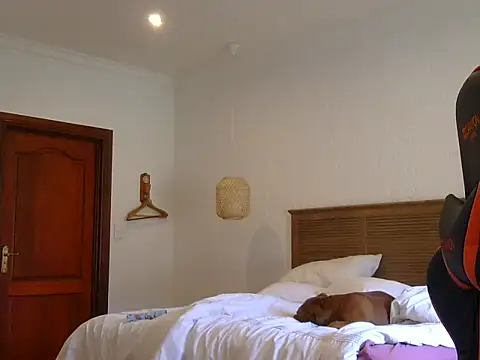 Snapshot of TroyDieselXXX chatting on 11/23/25, 06:24 TroyDieselXXX online show from 11/23/25, 06:24