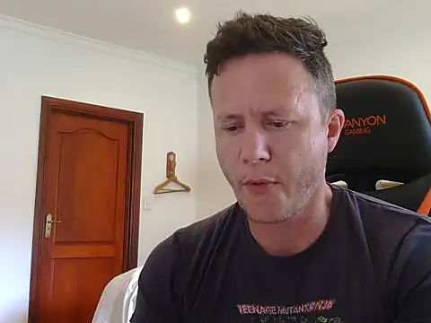 Snapshot of TroyDieselXXX chatting on 11/24/25, 05:07 TroyDieselXXX online show from 11/24/25, 05:07