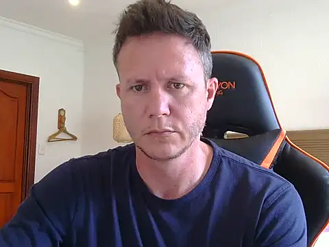 Snapshot of TroyDieselXXX chatting on 11/26/25, 07:31 TroyDieselXXX online show from 11/26/25, 07:31