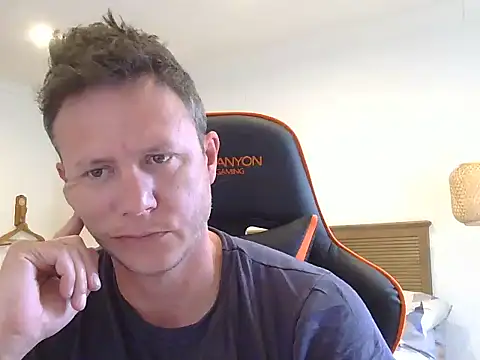 Snapshot of TroyDieselXXX chatting on 12/04/25, 05:39 TroyDieselXXX online show from 12/04/25, 05:39