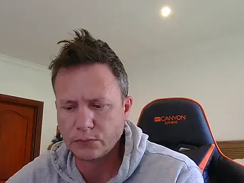 Snapshot of TroyDieselXXX chatting on 01/10/26, 05:42 TroyDieselXXX online show from 01/10/26, 05:42