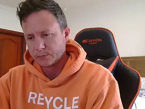 Snapshot of TroyDieselXXX chatting on 01/15/26, 06:40 TroyDieselXXX online show from 01/15/26, 06:40