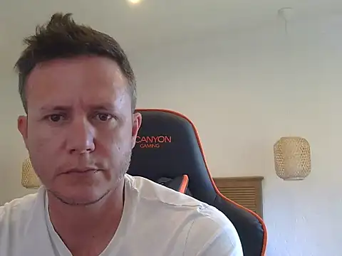 Snapshot of TroyDieselXXX chatting on 02/06/26, 05:45 TroyDieselXXX online show from 02/06/26, 05:45