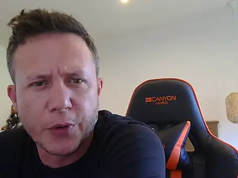 Snapshot of TroyDieselXXX chatting on 02/09/26, 05:44 TroyDieselXXX online show from 02/09/26, 05:44