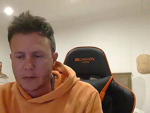 Snapshot of TroyDieselXXX chatting on 02/17/26, 06:36 TroyDieselXXX online show from 02/17/26, 06:36