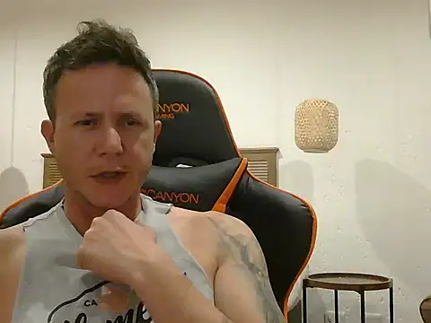 Snapshot of TroyDieselXXX chatting on 02/22/26, 06:39 TroyDieselXXX online show from 02/22/26, 06:39