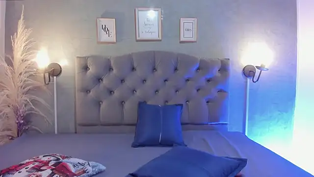 GiannaSlimJB online show from 11/26/25, 03:29