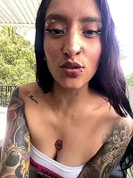 Snapshot of Scaarlettfox chatting on 10/26/25, 07:42 Scaarlettfox online show from 10/26/25, 07:42