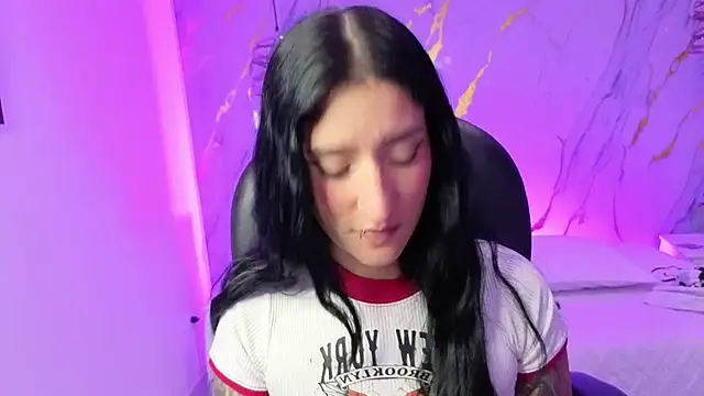 Snapshot of Scaarlettfox chatting on 11/30/25, 07:51 Scaarlettfox online show from 11/30/25, 07:51