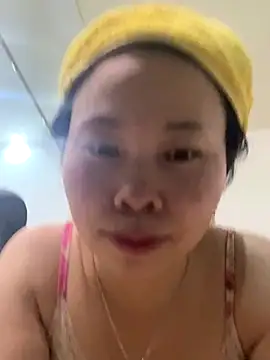 Snapshot of xlj4523 chatting on 09/20/25, 03:24 xlj4523 online show from 09/20/25, 03:24