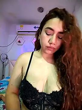 Snapshot of georginax chatting on 09/18/25, 12:40 georginax online show from 09/18/25, 12:40