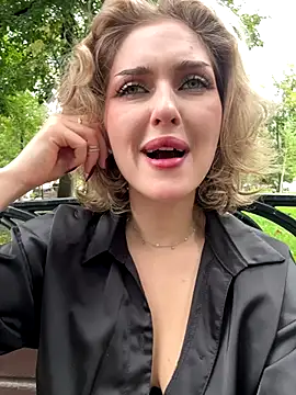 Snapshot of KellyKeler chatting on 09/11/25, 11:10 KellyKeler online show from 09/11/25, 11:10