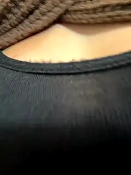 Snapshot of KellyKeler chatting on 10/09/25, 02:04 KellyKeler online show from 10/09/25, 02:04