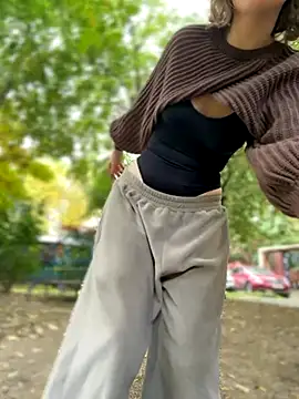 Snapshot of KellyKeler chatting on 10/12/25, 12:26 KellyKeler online show from 10/12/25, 12:26