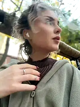 Snapshot of KellyKeler chatting on 11/02/25, 01:35 KellyKeler online show from 11/02/25, 01:35