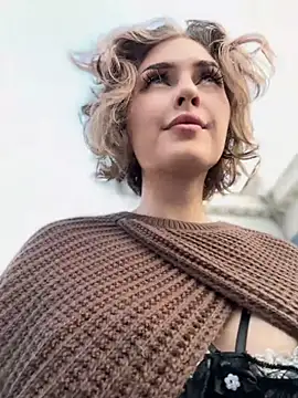 Snapshot of KellyKeler chatting on 11/08/25, 12:38 KellyKeler online show from 11/08/25, 12:38