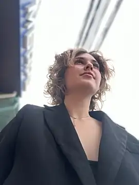 Snapshot of KellyKeler chatting on 11/19/25, 11:21 KellyKeler online show from 11/19/25, 11:21