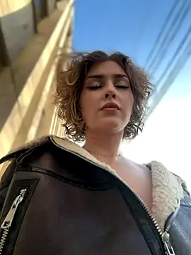 Snapshot of KellyKeler chatting on 11/28/25, 12:19 KellyKeler online show from 11/28/25, 12:19