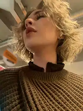 Snapshot of KellyKeler chatting on 11/29/25, 11:13 KellyKeler online show from 11/29/25, 11:13