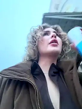 Snapshot of KellyKeler chatting on 12/21/25, 01:40 KellyKeler online show from 12/21/25, 01:40