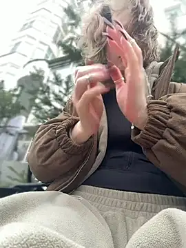 Snapshot of KellyKeler chatting on 01/10/26, 10:17 KellyKeler online show from 01/10/26, 10:17