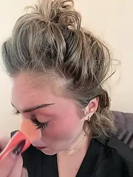 Snapshot of KellyKeler chatting on 01/18/26, 10:41 KellyKeler online show from 01/18/26, 10:41