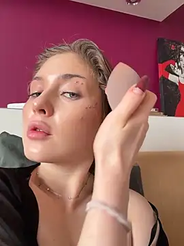 Snapshot of KellyKeler chatting on 02/14/26, 10:23 KellyKeler online show from 02/14/26, 10:23