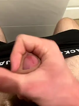 Snapshot of hugehairycock_98 chatting on 11/04/25, 08:35 hugehairycock 98 online show from 11/04/25, 08:35