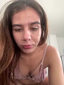 Snapshot of AllieYourGirl chatting on 11/02/25, 04:31 AllieYourGirl online show from 11/02/25, 04:31