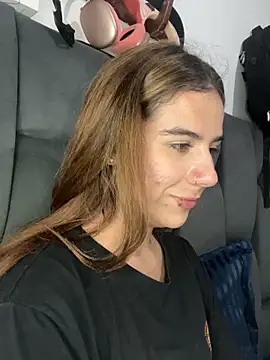 Snapshot of AllieYourGirl chatting on 11/12/25, 11:25 AllieYourGirl online show from 11/12/25, 11:25