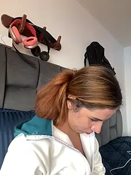 Snapshot of AllieYourGirl chatting on 12/05/25, 06:48 AllieYourGirl online show from 12/05/25, 06:48