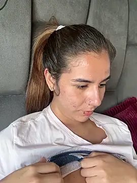 Snapshot of AllieYourGirl chatting on 12/13/25, 07:53 AllieYourGirl online show from 12/13/25, 07:53