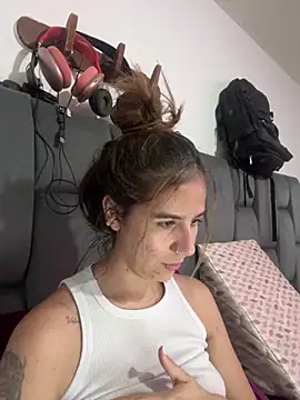 Snapshot of AllieYourGirl chatting on 12/20/25, 10:50 AllieYourGirl online show from 12/20/25, 10:50