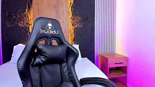 Snapshot of kitty_sweeety_ chatting on 09/27/25, 12:54 kitty sweeety online show from 09/27/25, 12:54