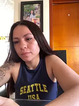 Snapshot of Zoe_Rowan chatting on 11/04/25, 03:44 Zoe Rowan online show from 11/04/25, 03:44