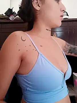 Snapshot of Arii_collins1 chatting on 11/05/25, 05:57 Arii collins1 online show from 11/05/25, 05:57