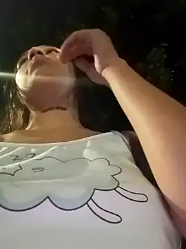 Snapshot of Arii_collins1 chatting on 11/13/25, 01:37 Arii collins1 online show from 11/13/25, 01:37