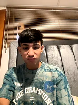 Snapshot of cody_fox10 chatting on 10/04/25, 07:34 cody fox10 online show from 10/04/25, 07:34