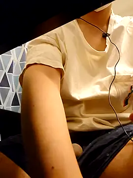 xneko  online show from 04/17/26, 05:38