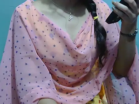 Snapshot of lovely_soniya chatting on 09/10/25, 08:25 lovely soniya online show from 09/10/25, 08:25