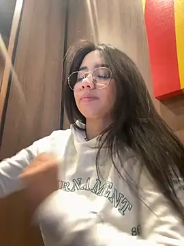 Snapshot of Michelle_Zoe chatting on 10/30/25, 06:04 Michelle Zoe online show from 10/30/25, 06:04