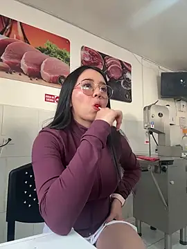 Snapshot of Michelle_Zoe chatting on 11/08/25, 11:54 Michelle Zoe online show from 11/08/25, 11:54