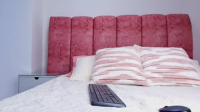 emmacurvy online show from 11/11/25, 03:06